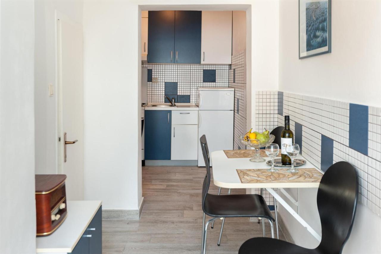 Apartments Antonija Omis Exterior photo