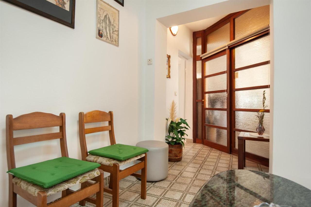 Apartments Antonija Omis Exterior photo
