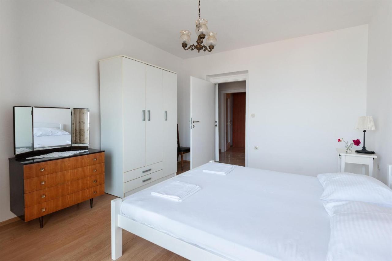 Apartments Antonija Omis Exterior photo